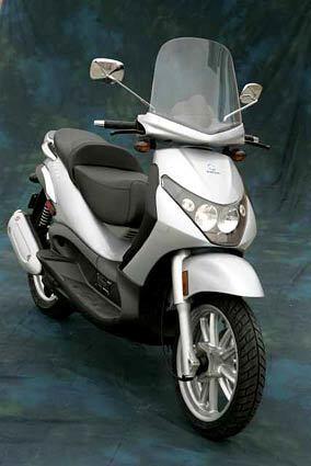 The price-friendly Piaggio BV250 upholds the adage that you get what you pay for.