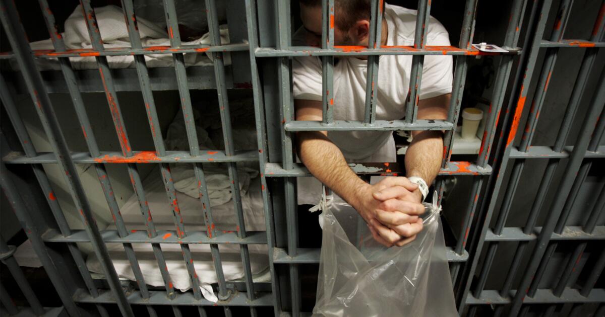 No smoke alarms where inmates live at LA Men's Central Jail - Los ...