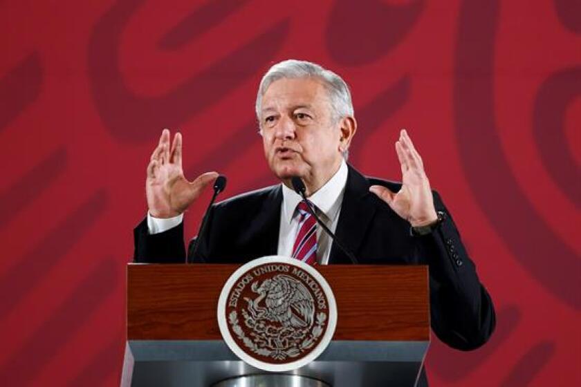 El presidente de México, Andrés Manuel López Obrador, durante una de sus conferencia de prensa matutinas. A unas horas de su primer informe de gobierno, los analistas reprueban a su administración en materia económica, migratoria y seguridad.