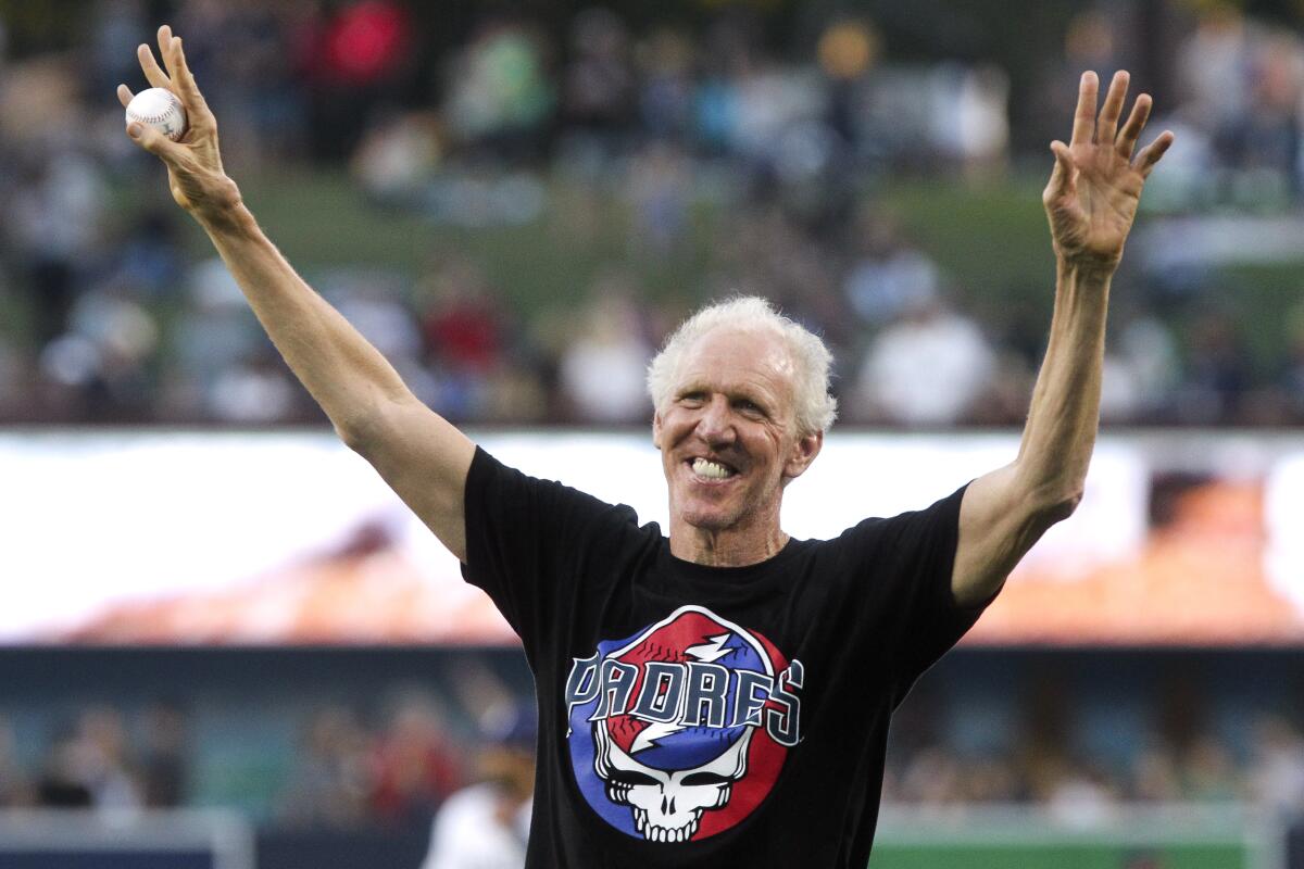 Bill Walton returns to NBA, Clippers after missing season - Sports