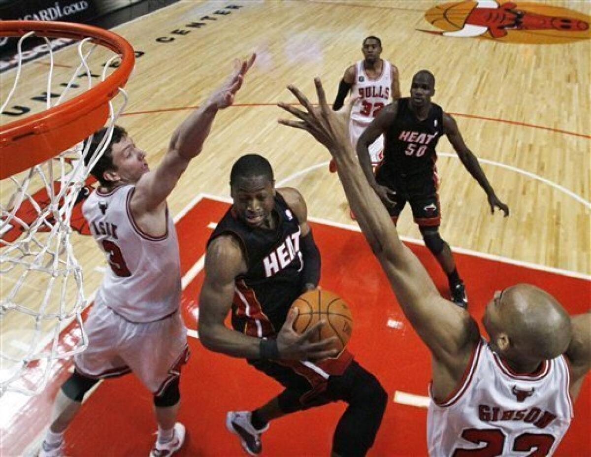 taj gibson dunks on d wade