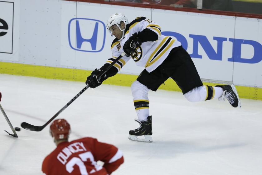 Jarome Iginla's overtime goal in Game 4 gave the Boston Bruins a 3-1 series lead over the Detroit Red Wings.