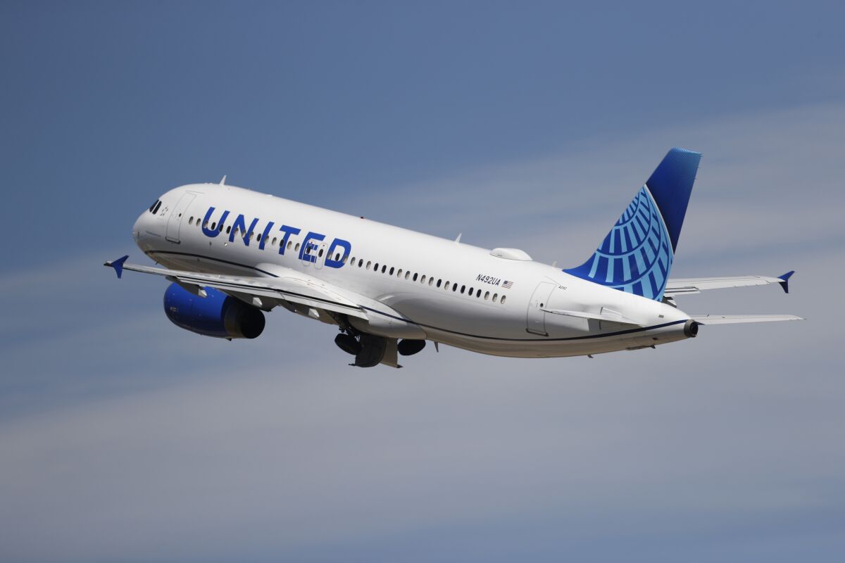 United Airlines plane