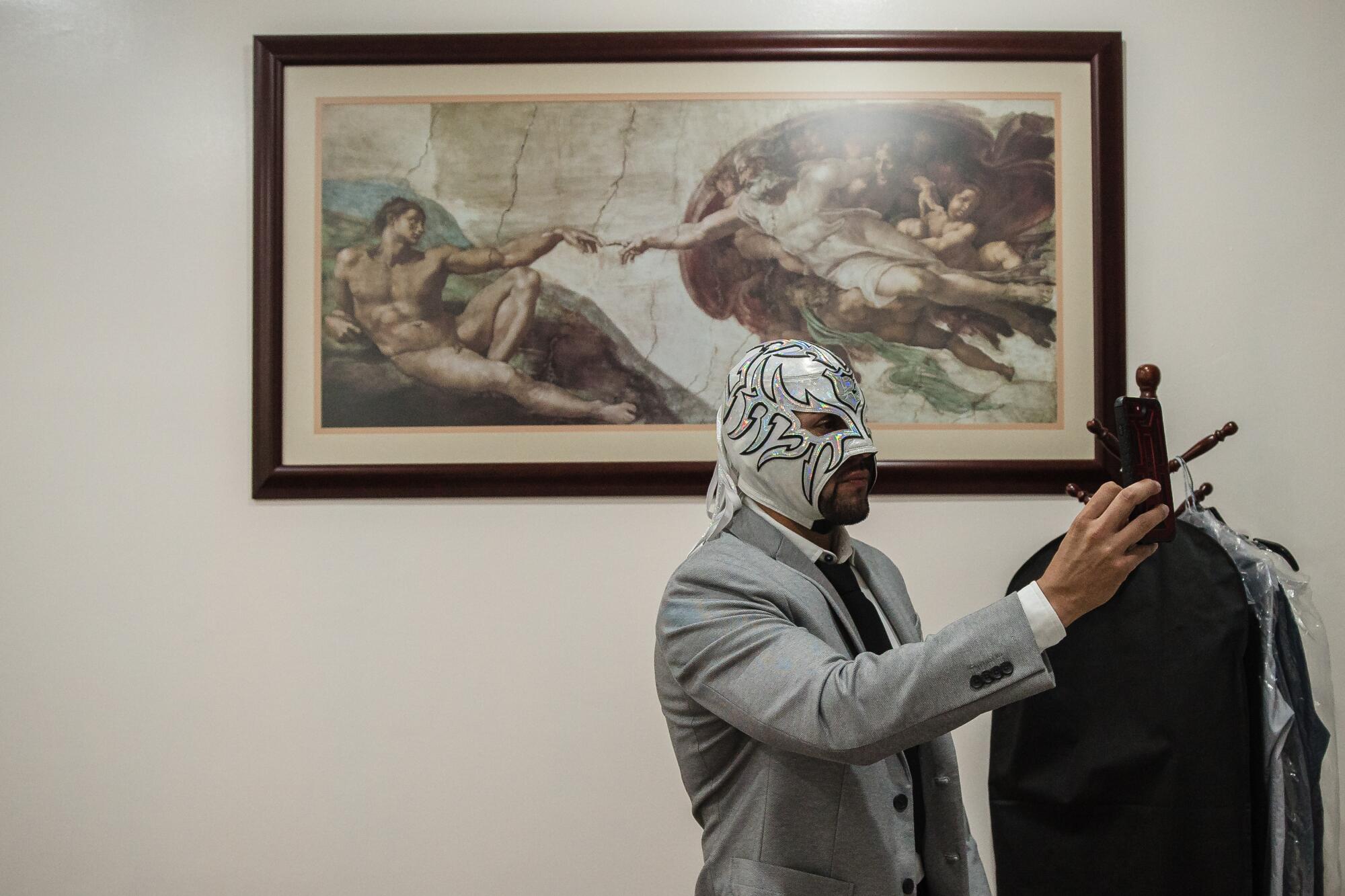 Romeo in his law office at Torales Quintero y Asociados