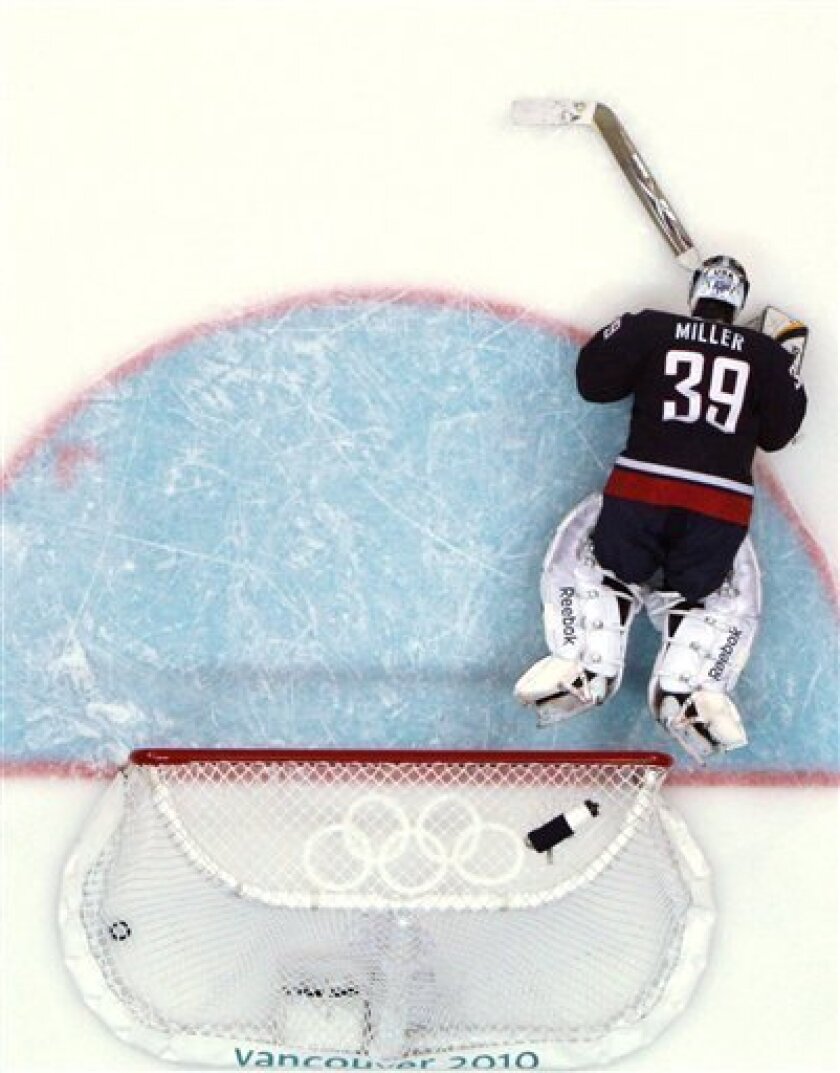 Sidney Crosby 2010 Team Canada Hockey Vancouver Winter Olympics Overtime Goal 16x20 Frame