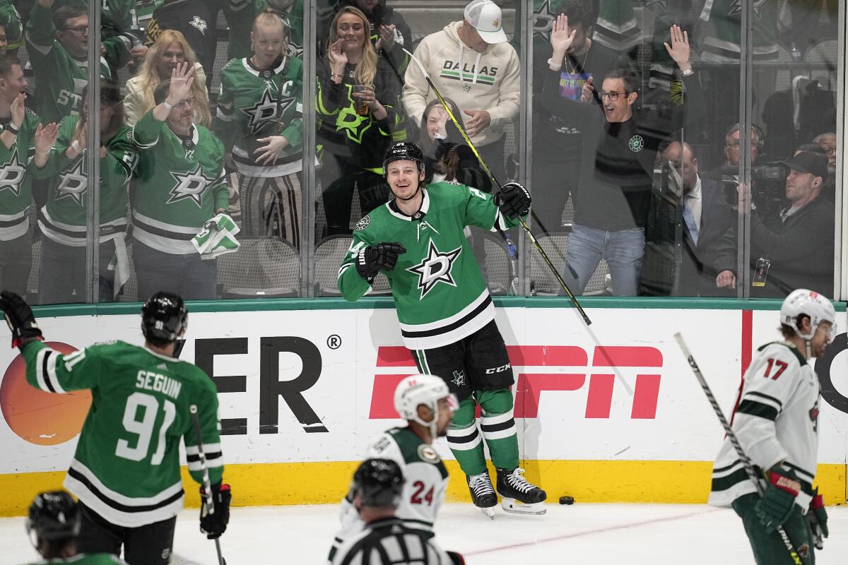 Dallas Stars scored a touchdown against Boston on Sunday Night Hockey