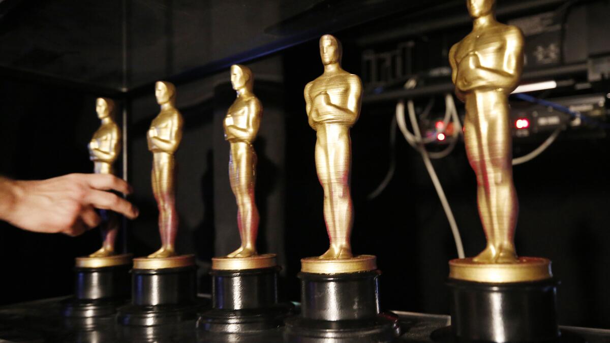 Robados, vendidos y ni siquiera de oro macizo: la historia de los Oscar -  Los Angeles Times