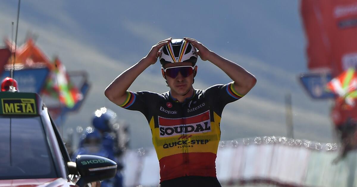 Evenepoel se recupera al ganar la decimocuarta etapa de la Vuelta a España, y Kos mantiene el liderato a una semana del final.