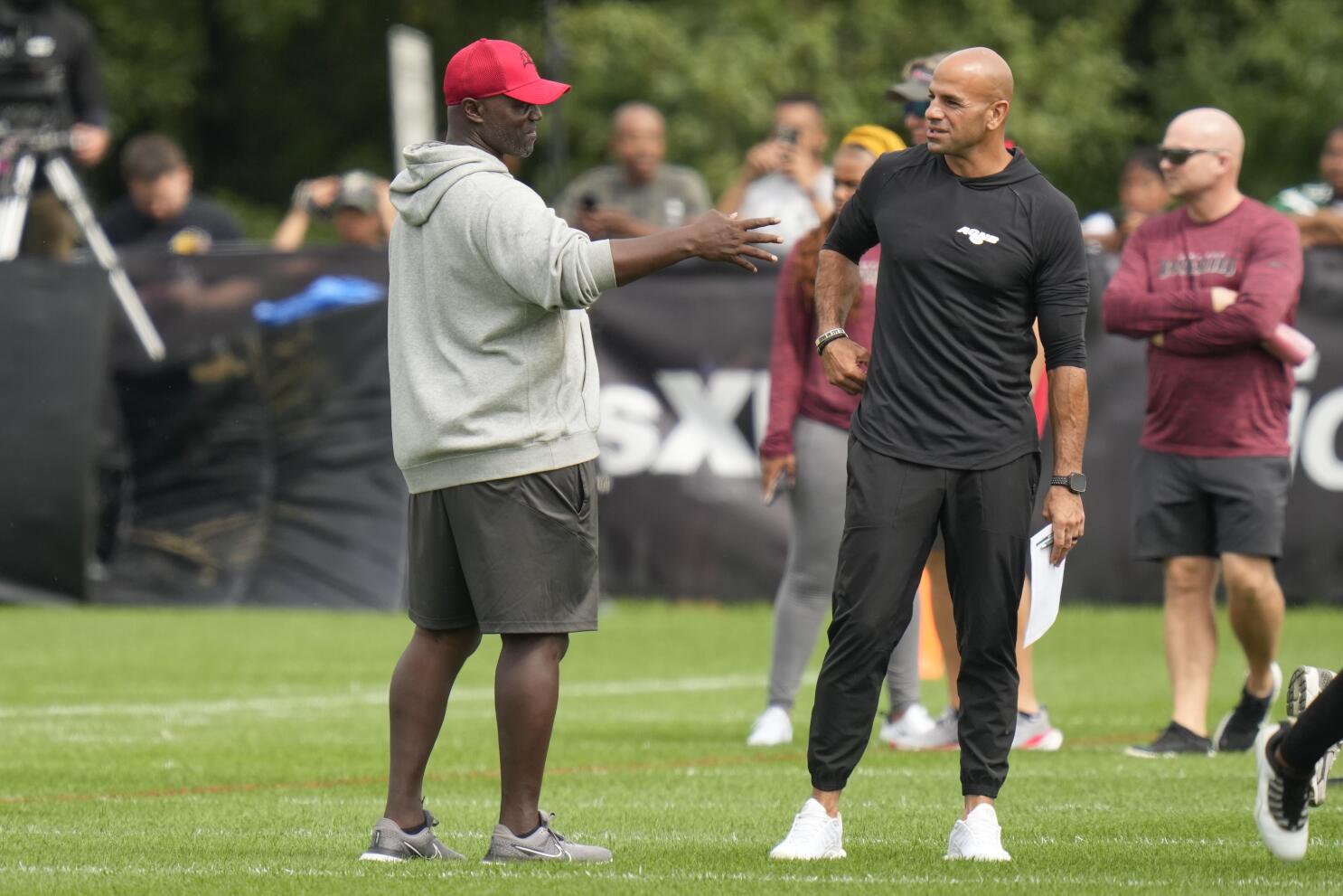 Bucs' Gage, Jets cornerbacks coach Oden carted off field after separate  injuries at joint practice - The San Diego Union-Tribune