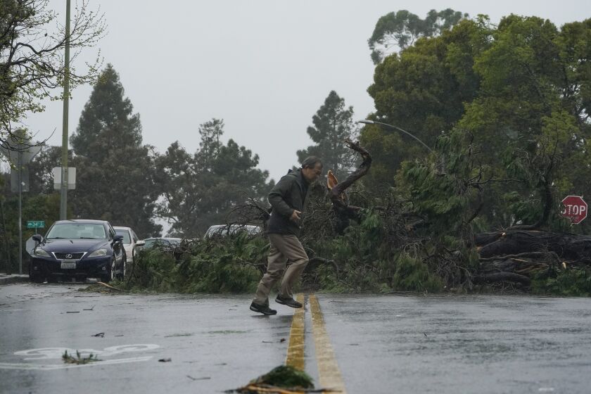 Los efectos de la tormenta en Oakland, California, el 21 de marzo de 2023. (Foto AP/Godofredo A. Vásquez)