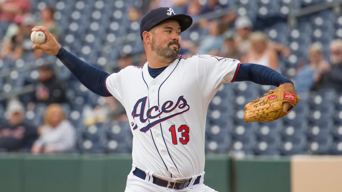 Former Mariner Chris Taylor has his game in full swing for Los