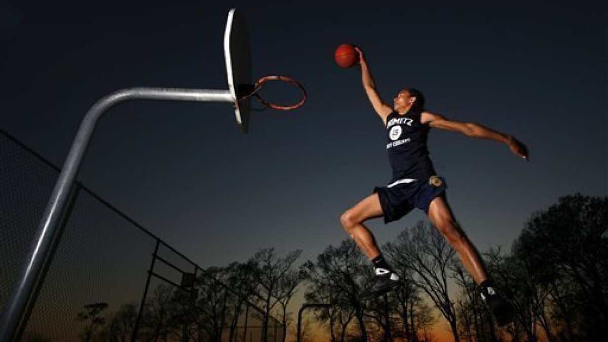 High Schooler Can Dunk Like No Other Woman The San Diego Union Tribune