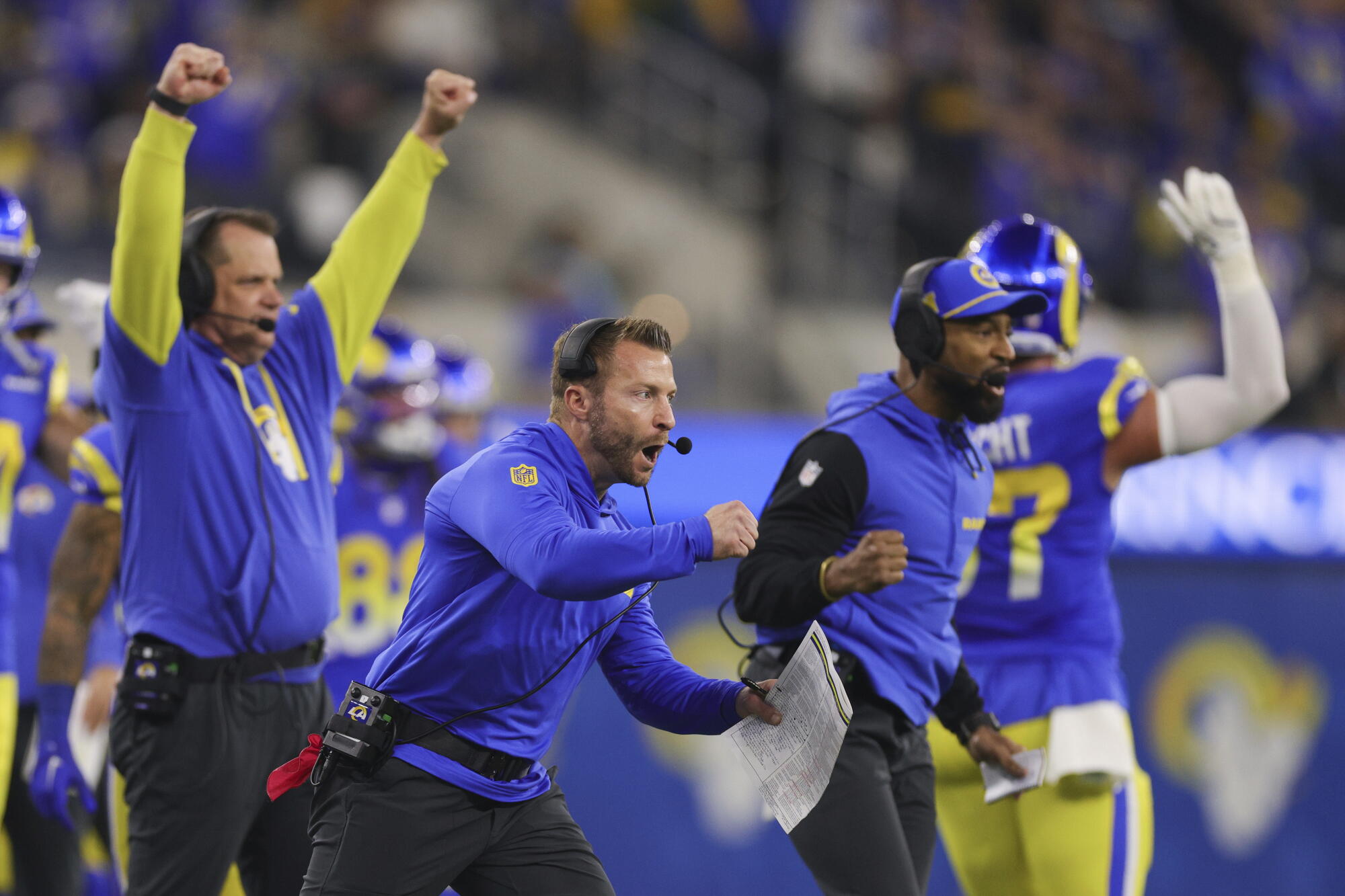 La Rams Head Forward Rams hold on to beat Cardinals, moving to the cusp of playoff berth ...