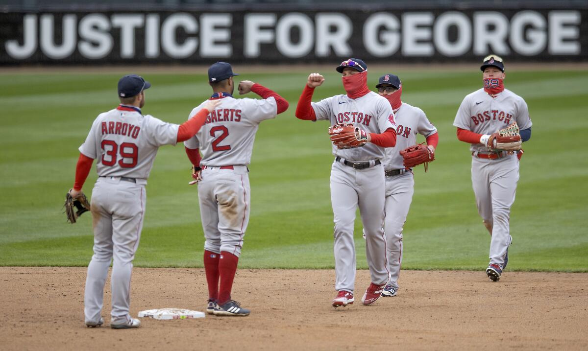 Rafael Devers hits 2-run homer as the Boston Red Sox beat the Chicago White  Sox 3-1 - CBS Boston