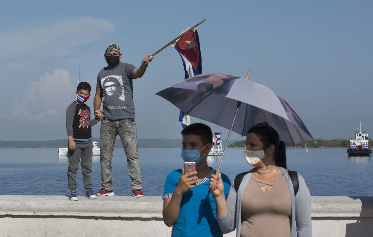 People wearing masks against the spread of the new coronavirus 