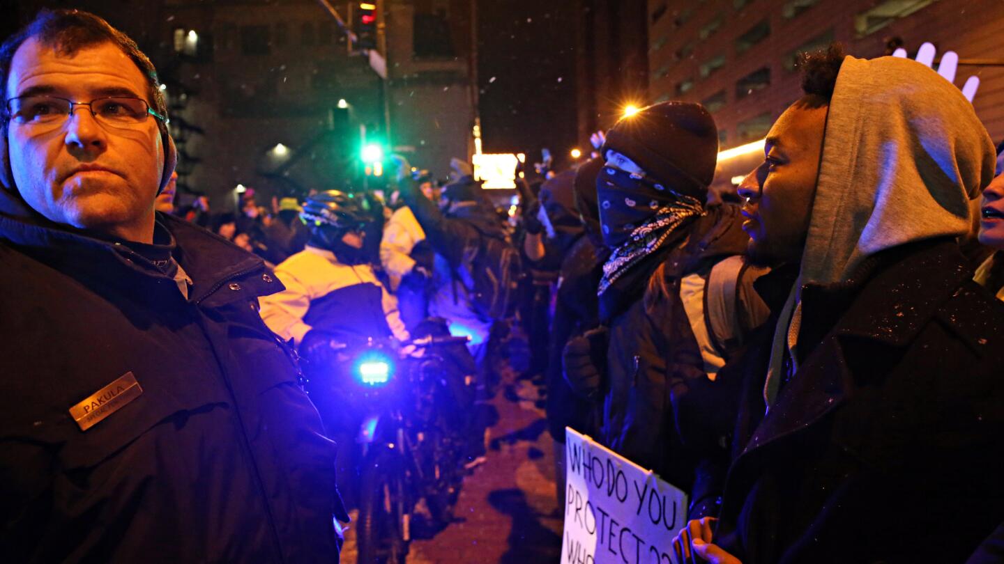 chi-ferguson-protest-in-the-loop-20141124-011
