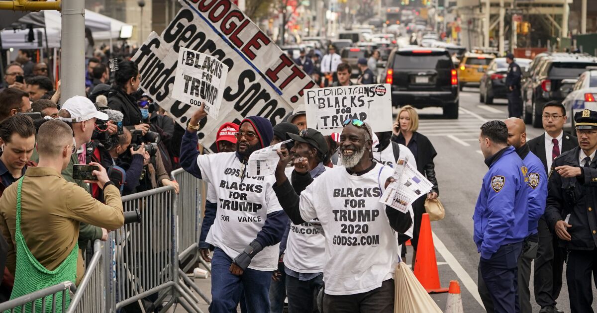 Trump fans and critics converge on Manhattan as former president arrives for historic arraignment Trump fans and critics converge on Manhattan as former president arrives for historic arraignment