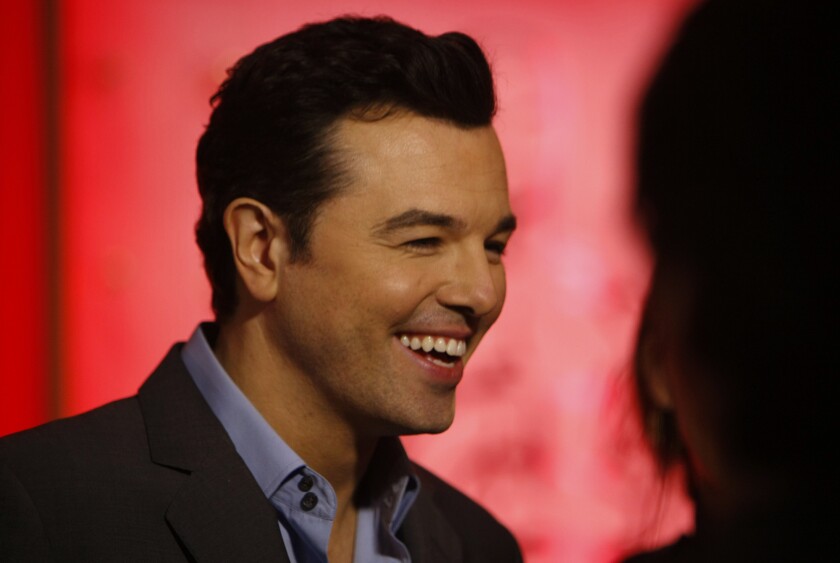 Review: Seth MacFarlane is a family guy at the Bowl's John ...