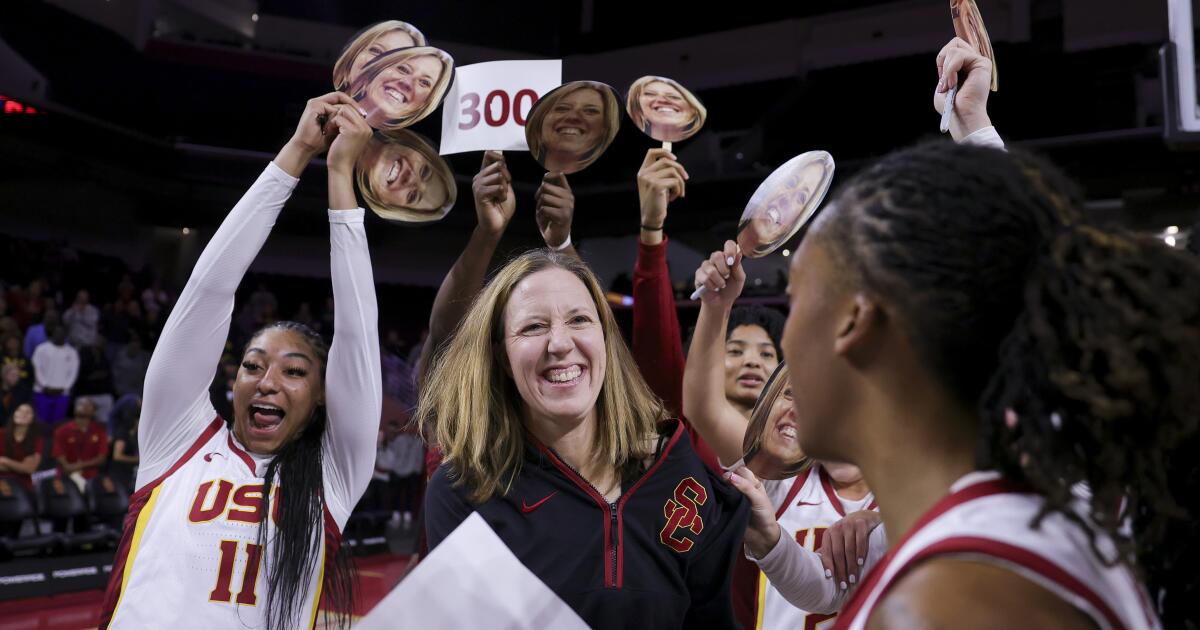 USC Women’s Basketball Faces Notre Dame Challenge