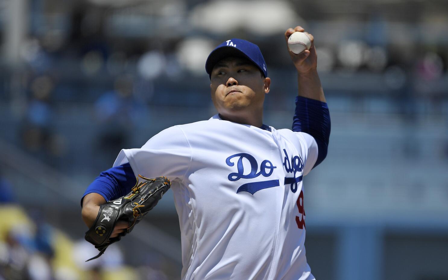 Buehler takes no-hitter into 8th, Dodgers beat D-backs 9-3