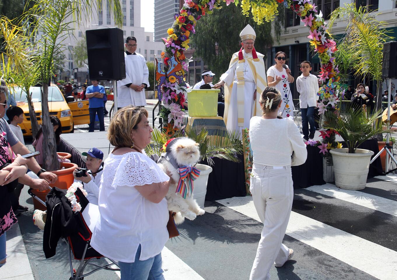 1280600-la-es-blessing-of-the-animals-placita-olvera-20230408-13