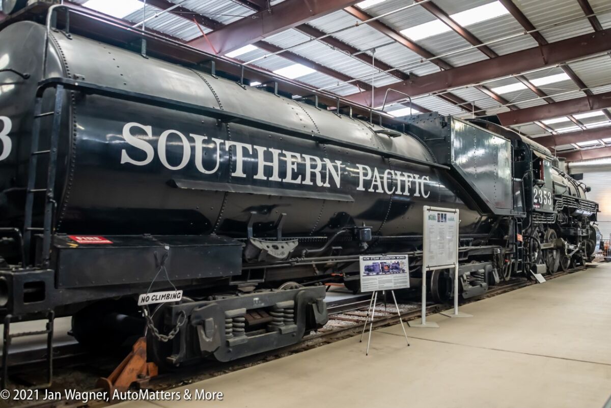 Southern Pacific Steam Locomotive and tender