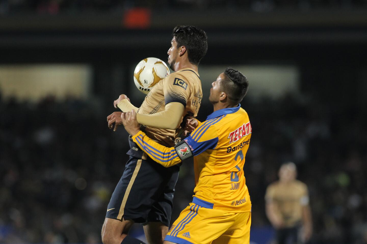 Pumas vs. Tigres