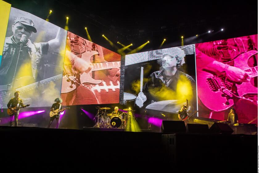 La gira dedicada a la música de Soda Stereo tiene un nivel de producción impresionante.