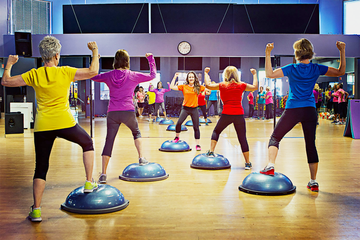 EōS elite trainer Erzsi Myers (center) leads an NCCF exercise group.