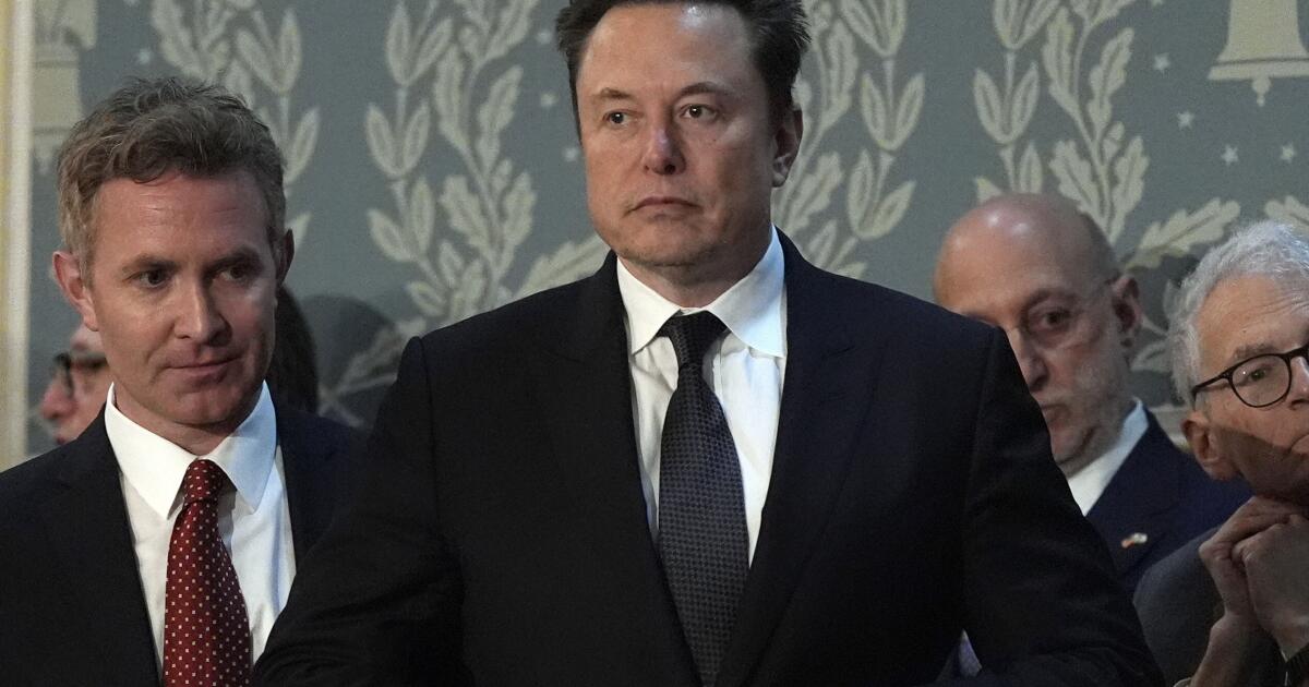 Musk sues advertisers for alleged “massive boycott”