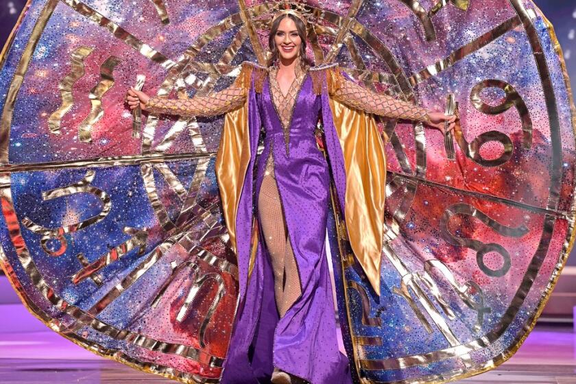 La ceremonia de trajes típicos es una de las más coloridas del certámen del Miss Universo.