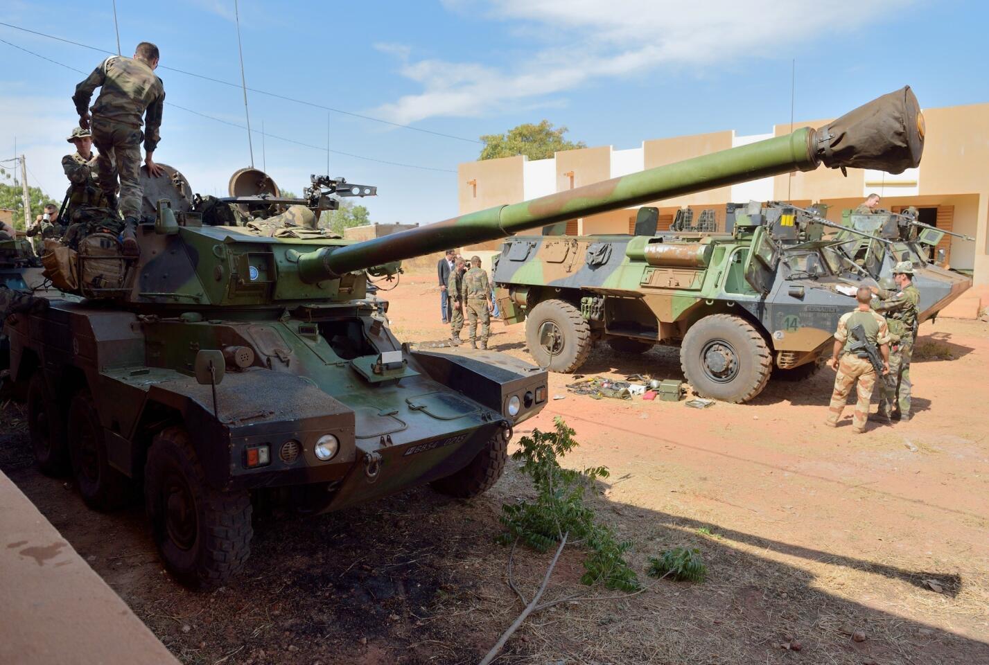 French troops prepare for Mali deployment
