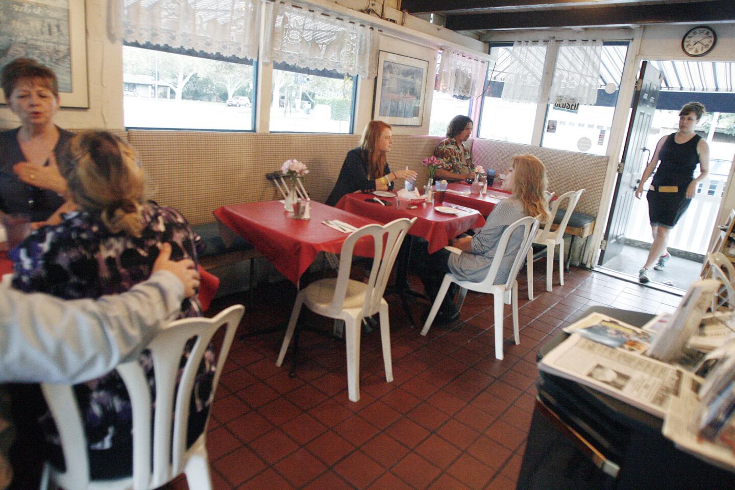 Customers dine at Riverside Cafe in Burbank on Wednesday, August 22, 2012.