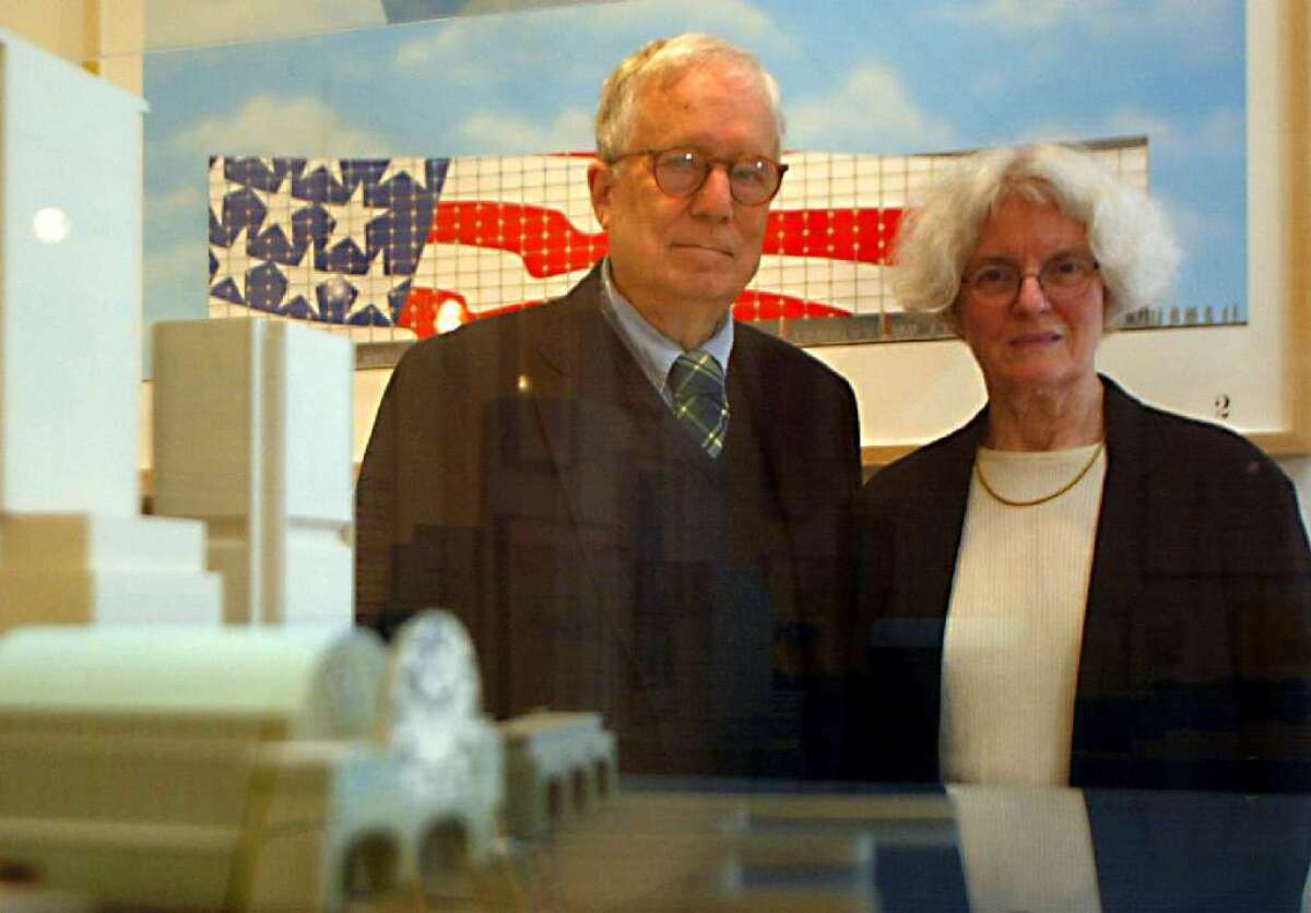 Architects Denise Scott Brown and Robert Venturi in La Jolla in 2002.