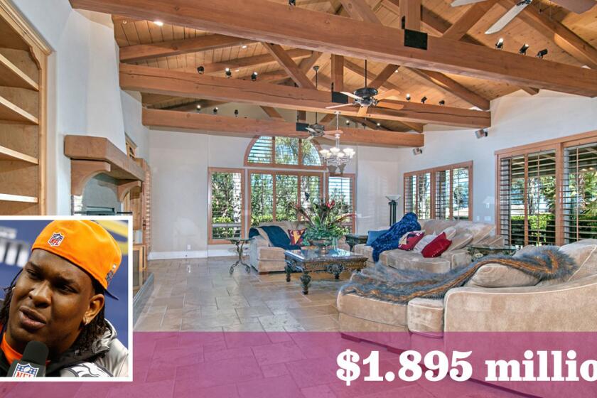 NFL offensive lineman Orlando Franklin, who signed with the San Diego Chargers as a free agent in March, has paid $1.895 million for a home in Poway, Calif.