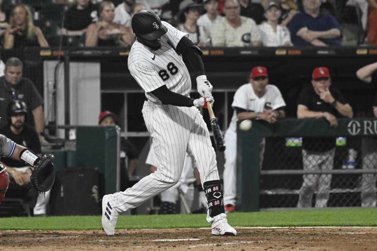 White Sox: Andrew Benintendi finally hits first home run of the season