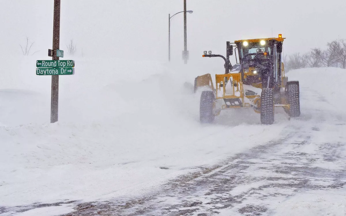 Snowfall in Northeast US leaves thousands without power