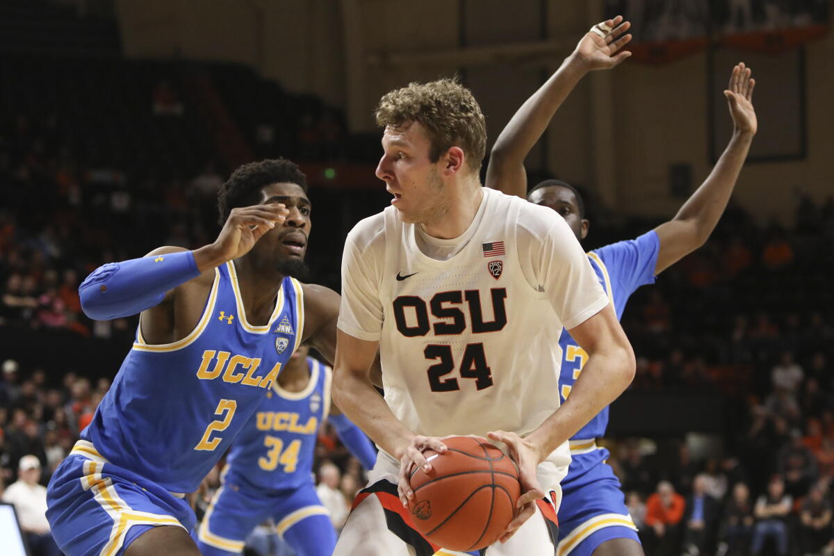 Cody Riley UCLA shows grit in win over Oregon State on the road - Los Angeles Times