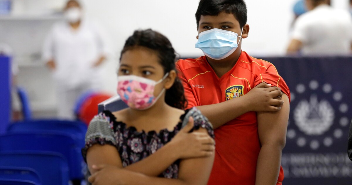 Más de 5.000 salvadoreños se aplican la tercera dosis de la vacuna anticovid