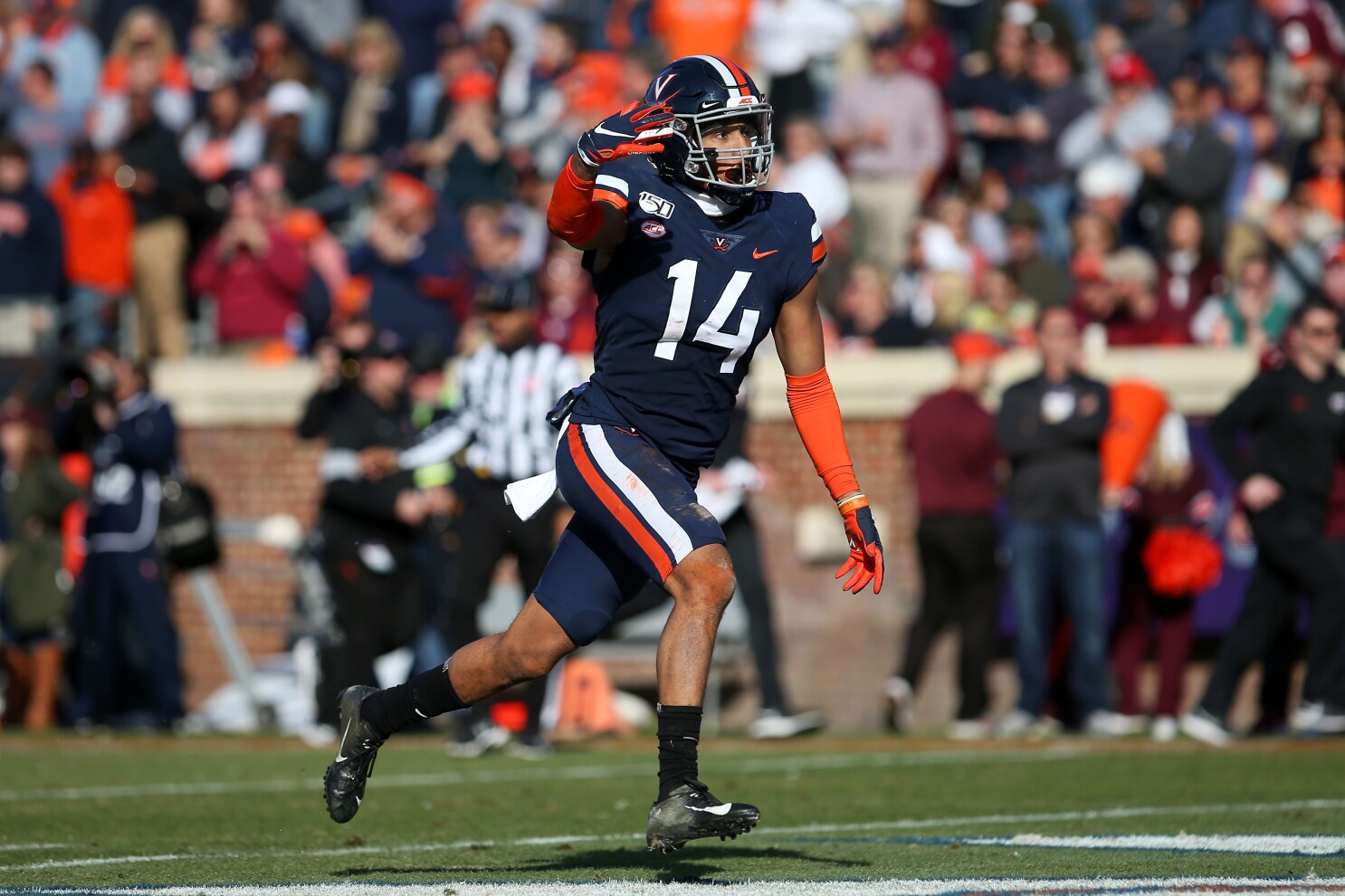 College Football Roundup Virginia Topples No 23 Virginia Tech Los Angeles Times