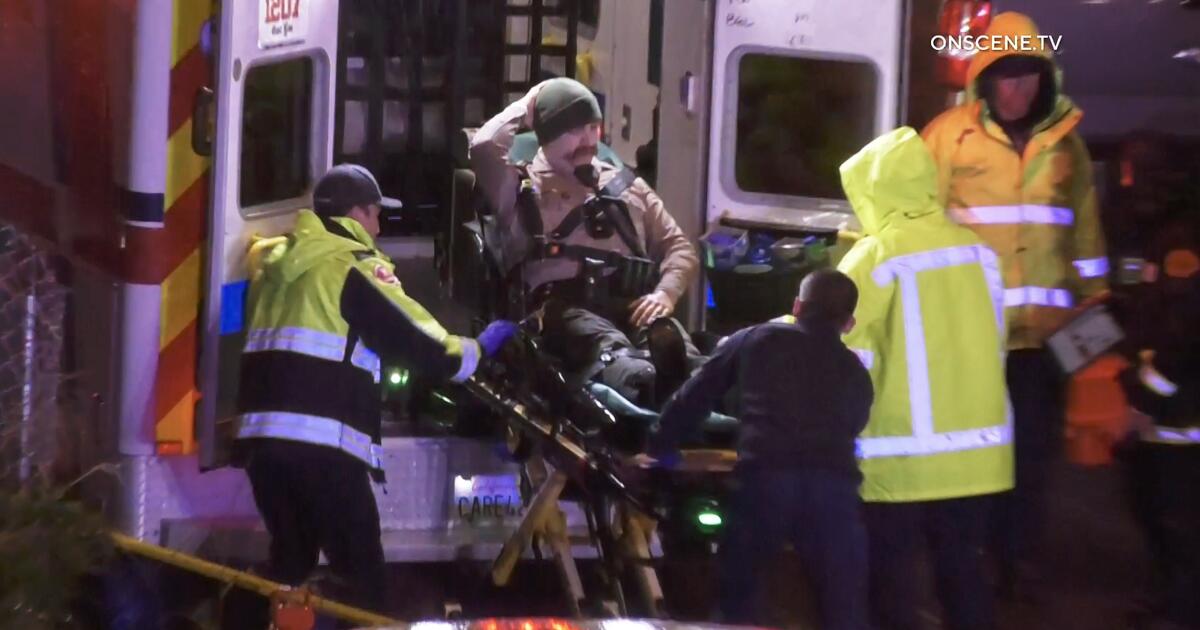 Man shot and killed by sheriff's deputies in East L.A.