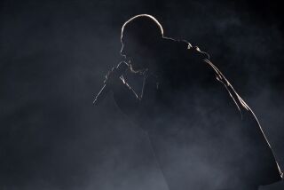 El cantante J Balvin durante su presentación en el festival Coca-Cola Flow Fest en la Ciudad de México el 27 de noviembre de 2022. (Foto AP/Alejandro Godínez)