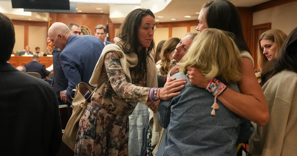 Camp Mystic prévoit de rouvrir cet été au milieu des protestations des familles et des législateurs du Texas