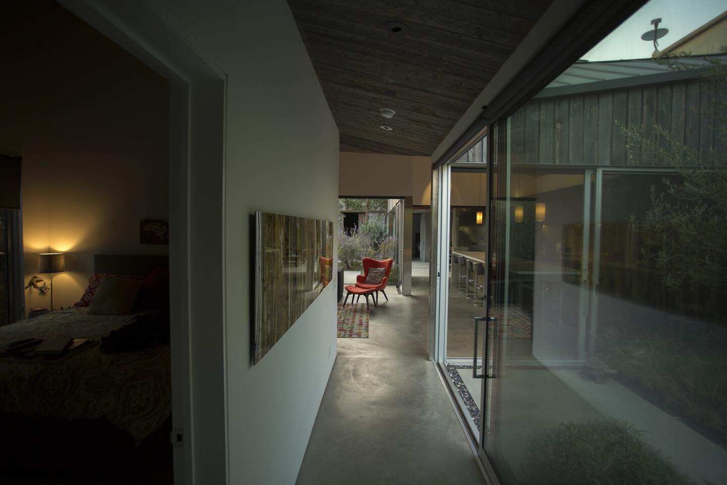 His-and-hers duplex in Venice