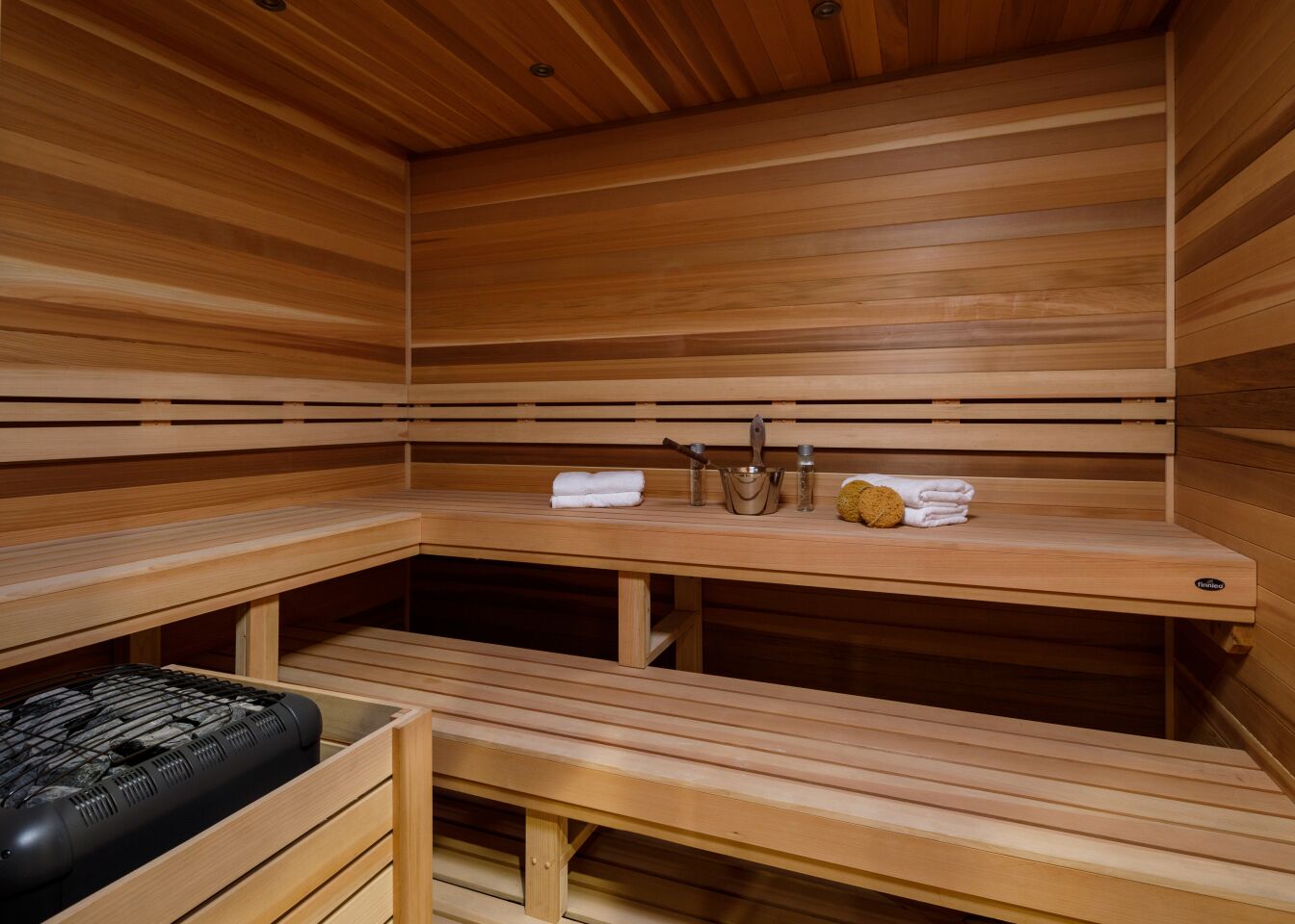 There are spa amenities including a dry sauna.