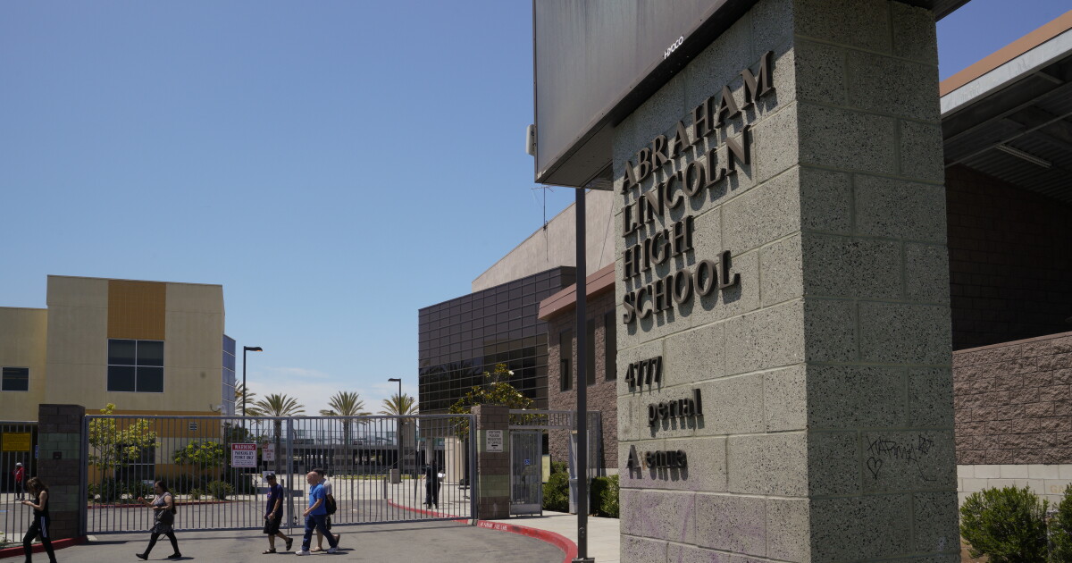 Montgomery Middle School principal is chosen to lead Lincoln High The