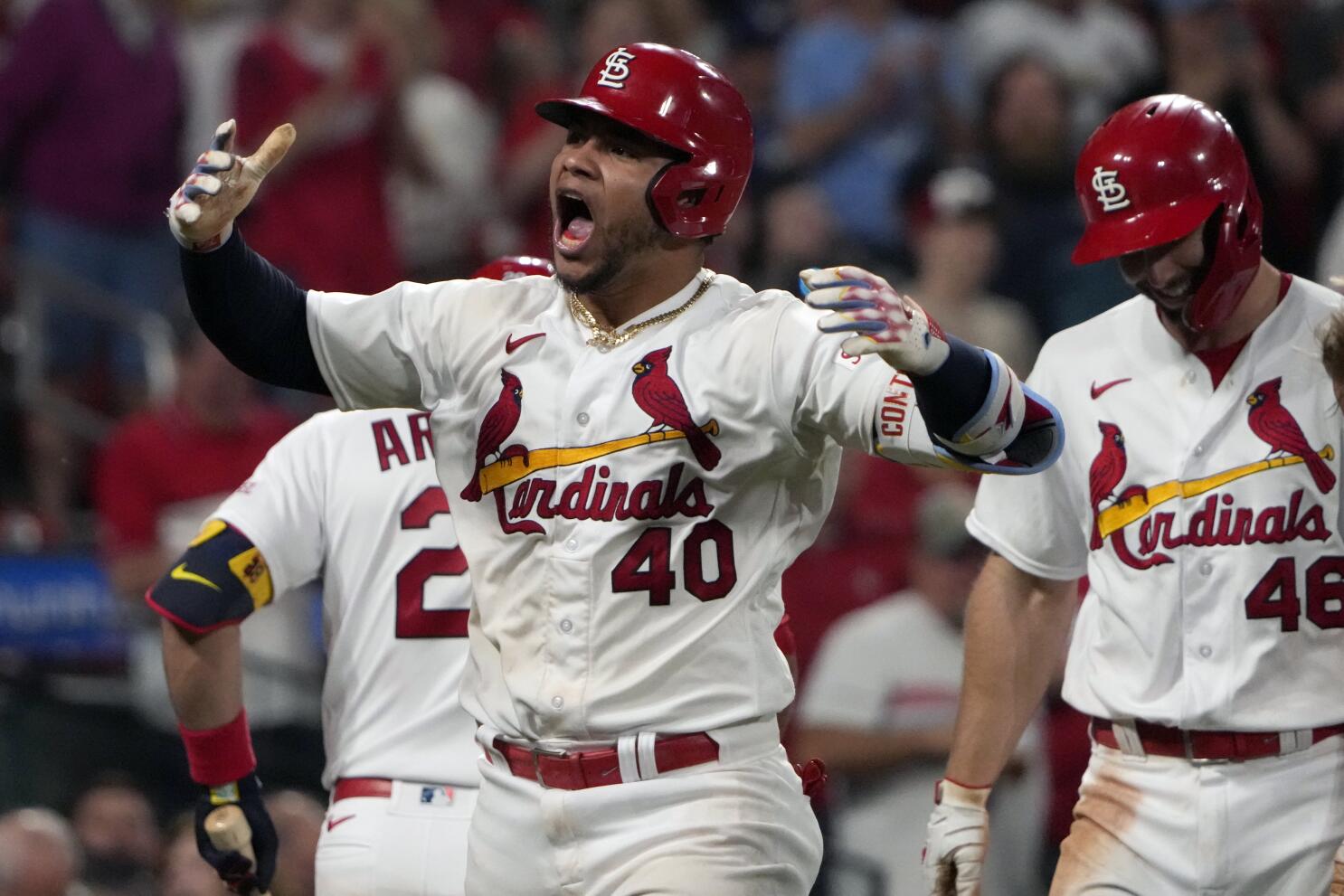 Arenado, Cards hit 4 straight HRs in 1st; late HR tops Phils