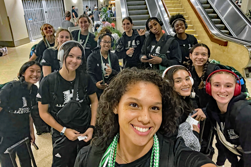 Hawaii women's volleyball player Mylana Byrd and her teammates pose for a selfie in an airport