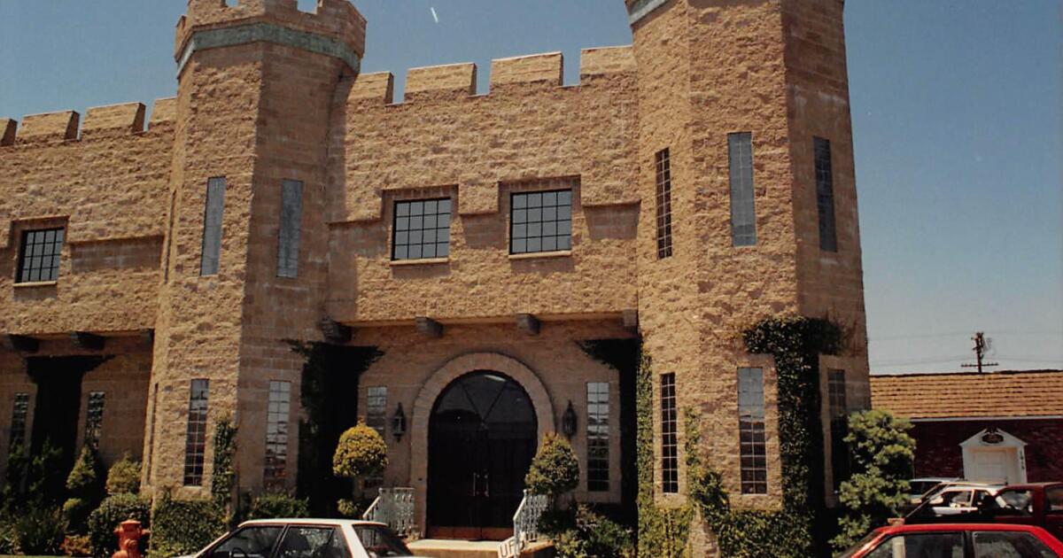 What’s the deal with Burbank’s gigantic castles? We have answers What’s the deal with Burbank’s gigantic castles? We have answers