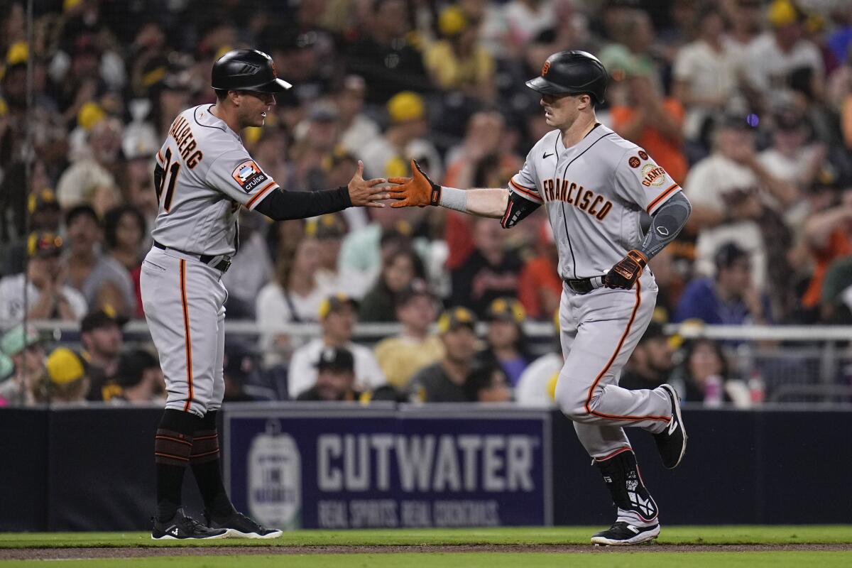 Yastrzemski homers and drives in 2 runs as the Giants beat the punchless  Padres 7-2 - The San Diego Union-Tribune